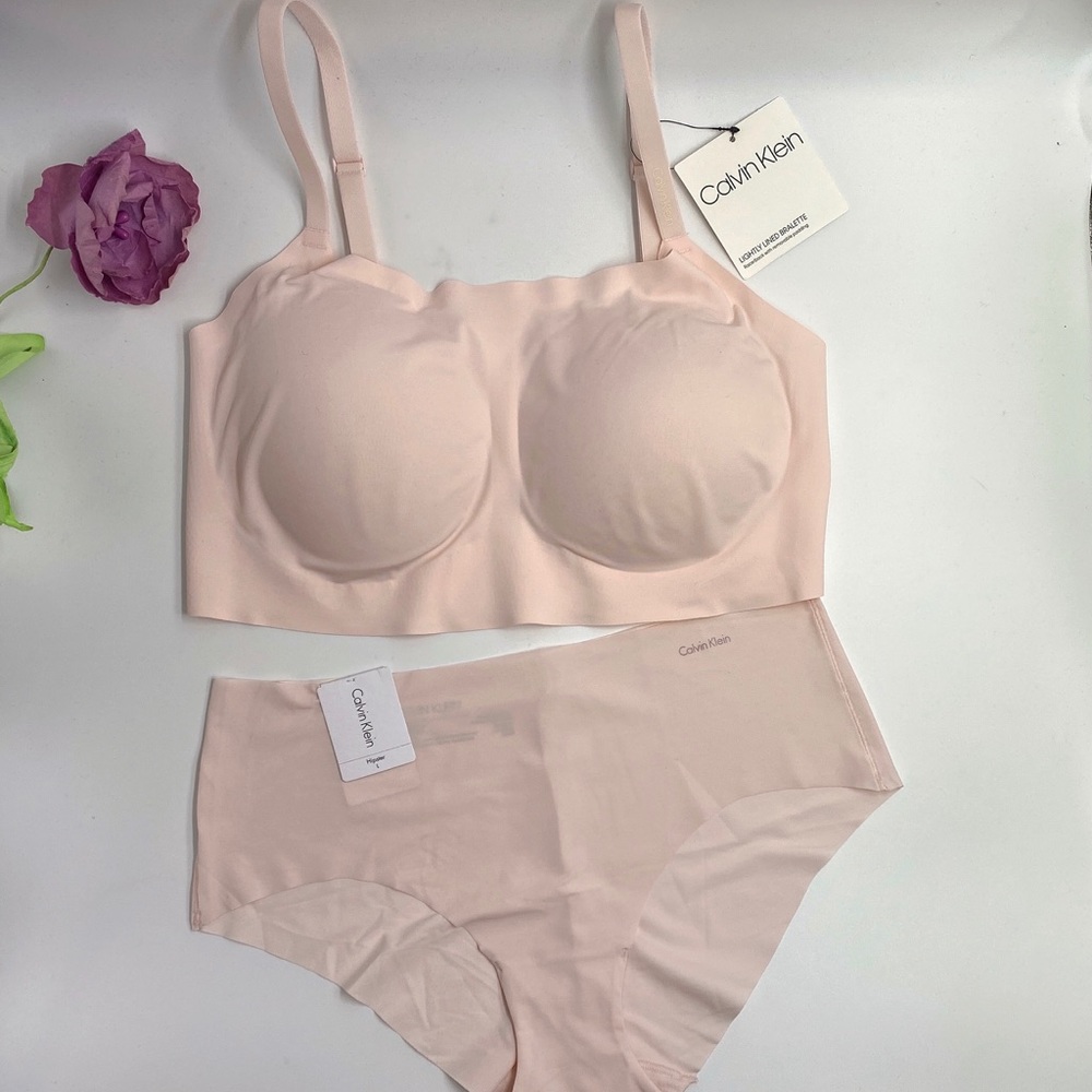 NWT  Invisibles Wirefree Retro Bralette Hipster Set